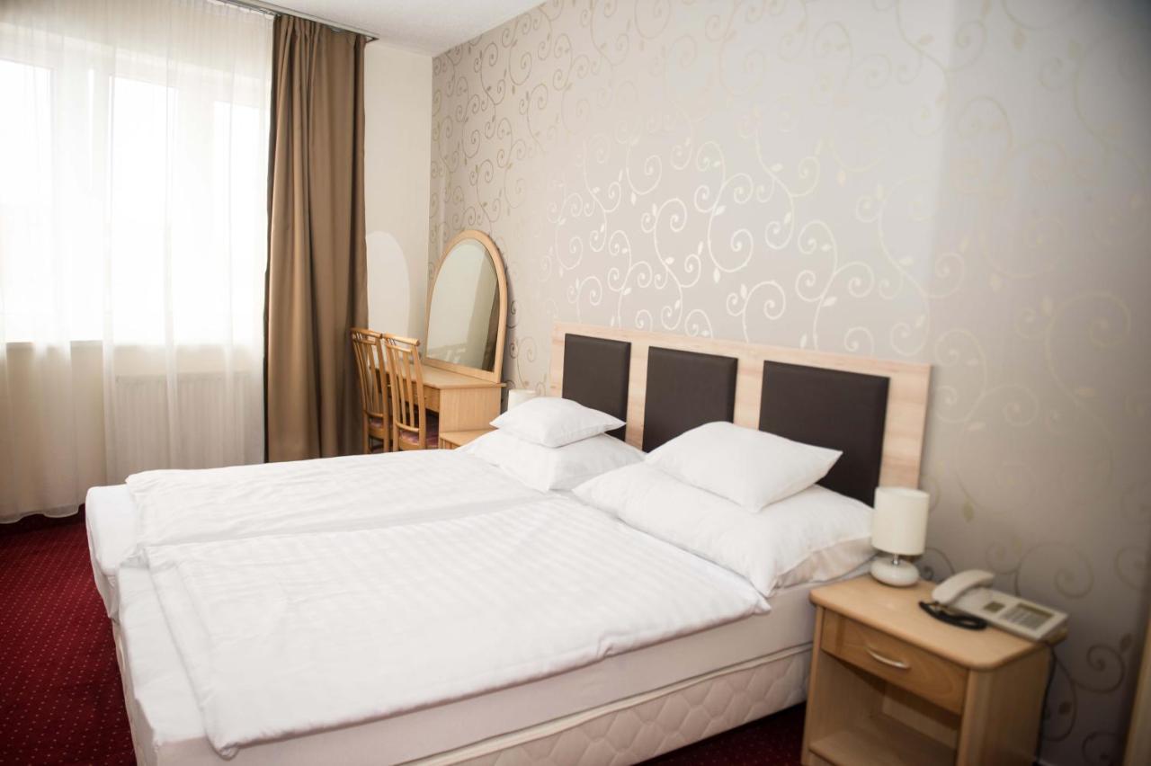 Hozam Wellness Es Apartman Szolnok Exterior foto