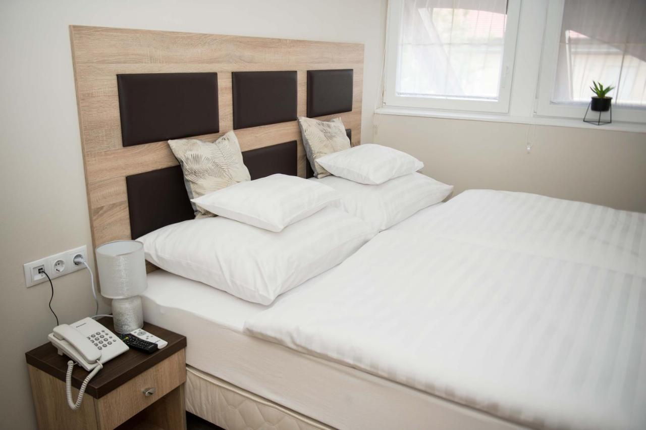 Hozam Wellness Es Apartman Szolnok Exterior foto