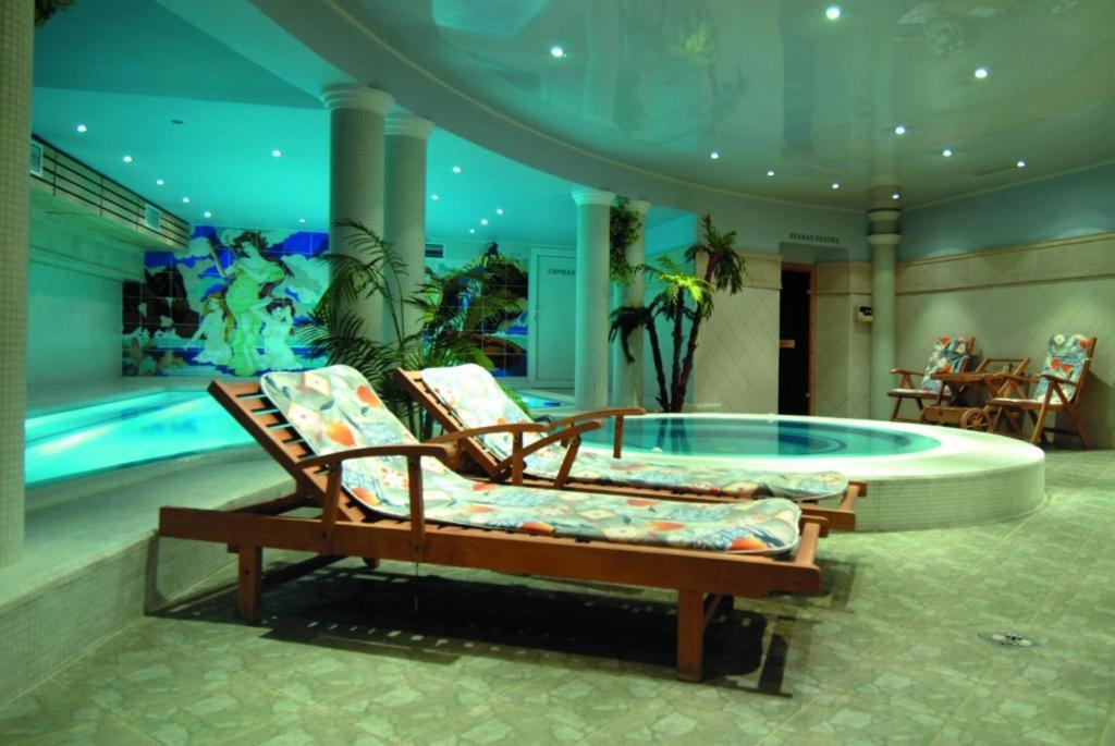 Hozam Wellness Es Apartman Szolnok Exterior foto
