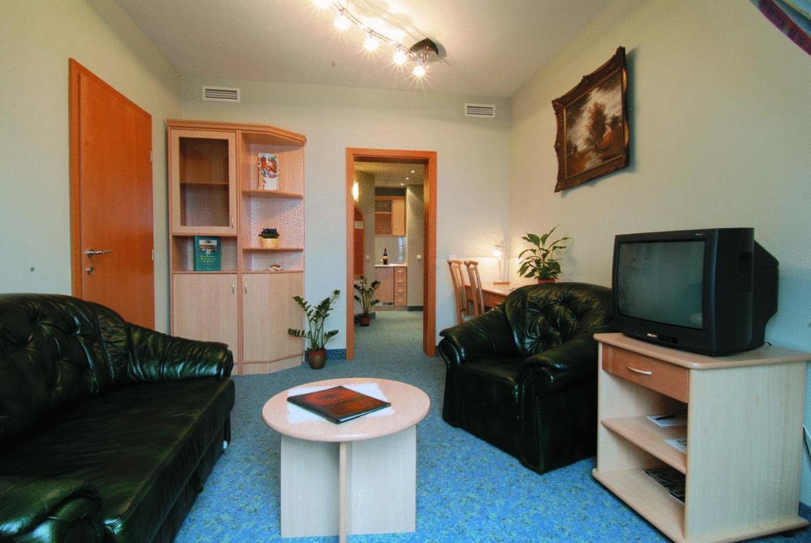 Hozam Wellness Es Apartman Szolnok Quarto foto